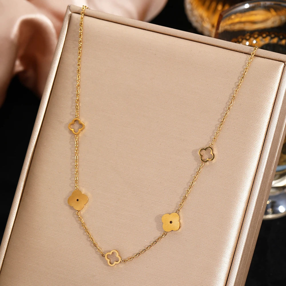 Collana quadrifoglio in acciaio inox placcato oro/argento – gioiello portafortuna donna – collana minimal chic elegante ARYA